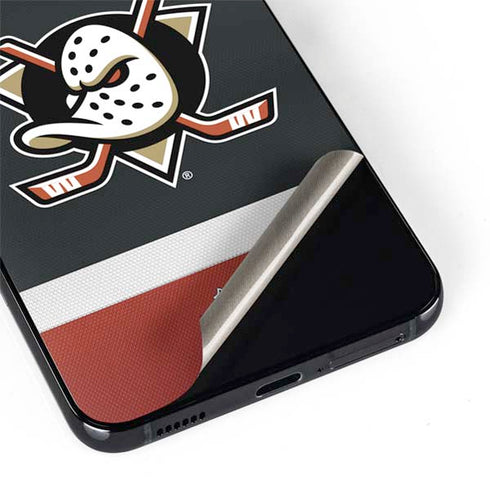 NHL Anaheim Ducks Jersey Galaxy S22 Plus Skin
